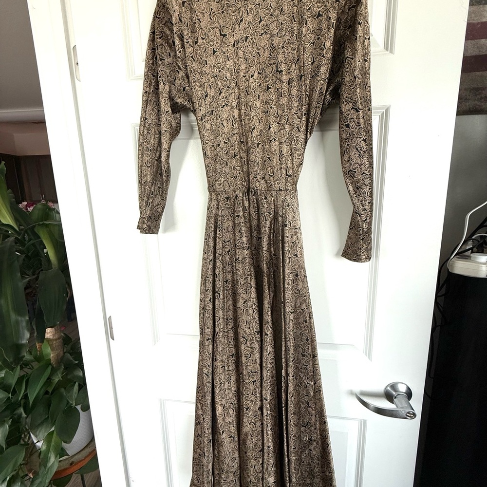 Gold Long Sleeve Dress - Picture 3 of 9